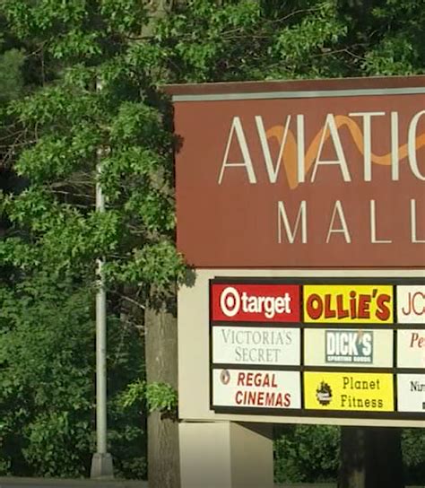 Snow closes Aviation Mall until Wednesday